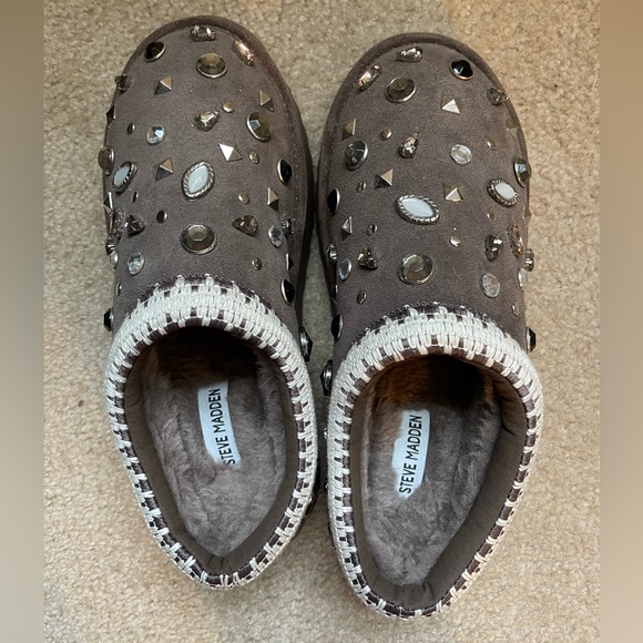 Studded Slippers - Picture 1 of 2